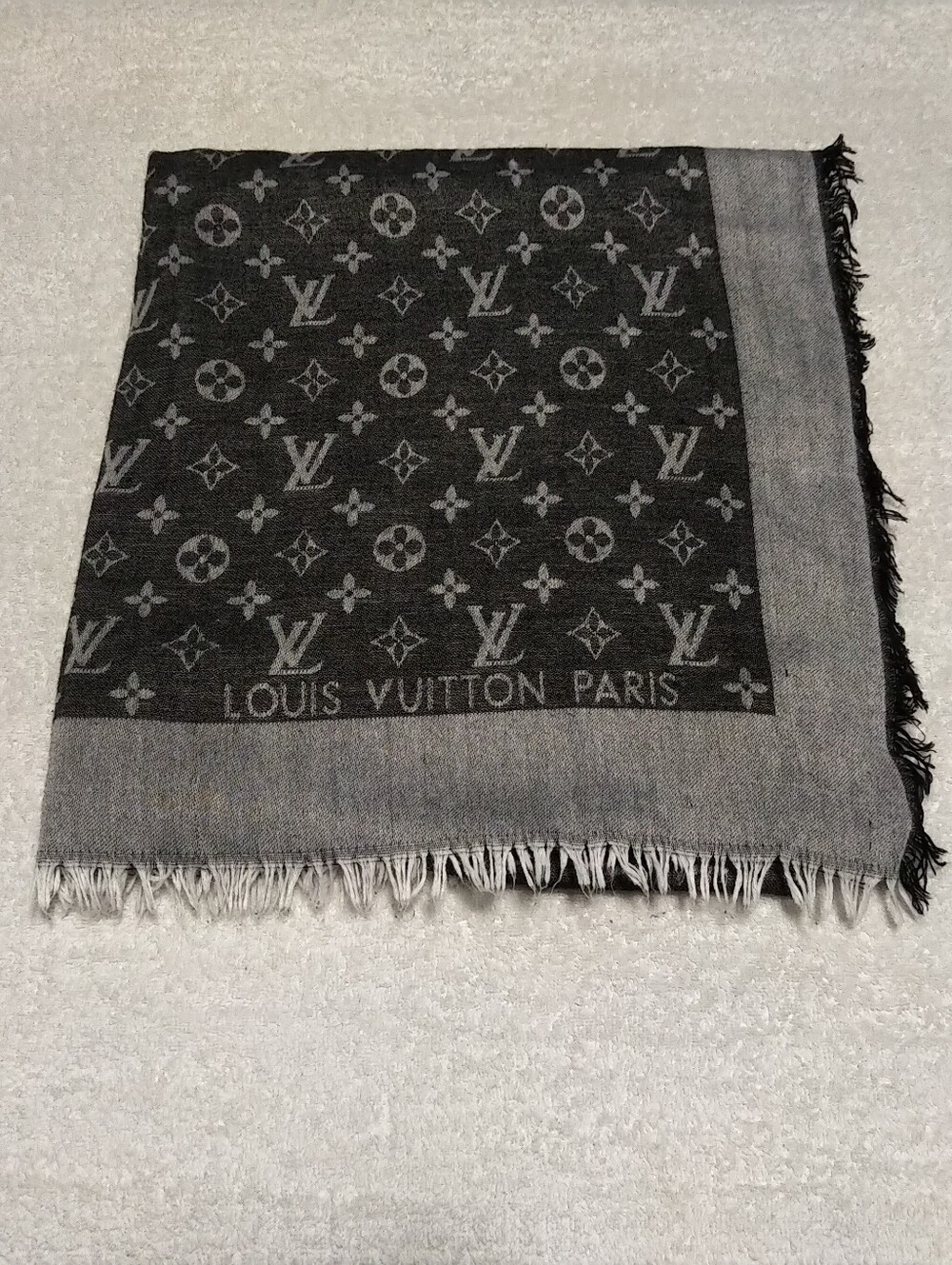 Authentic Louis Vuitton Monogram Shine Shawl- Black & Grey